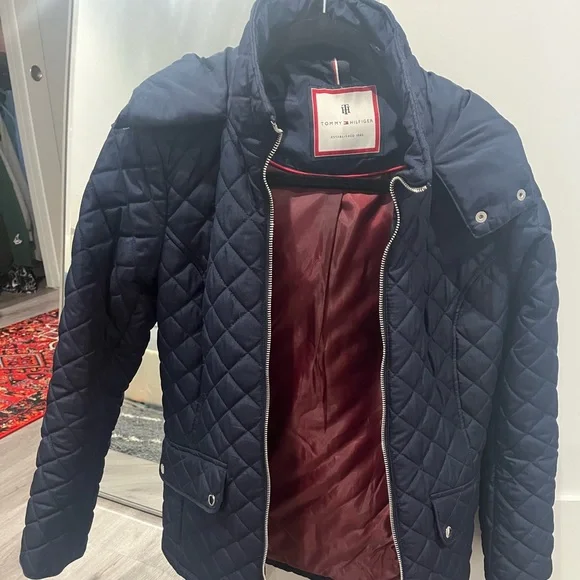 I’m selling a Tommy Hilfiger coat - Picture 2 of 4